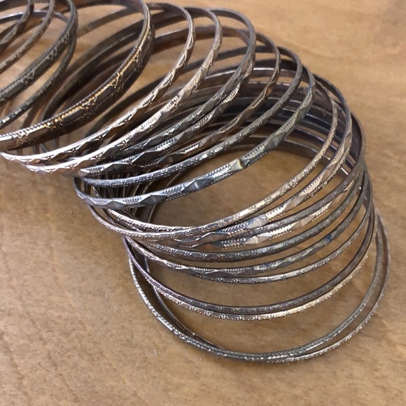 Vintage Bangle Bracelets 25 - Picture 2 of 3